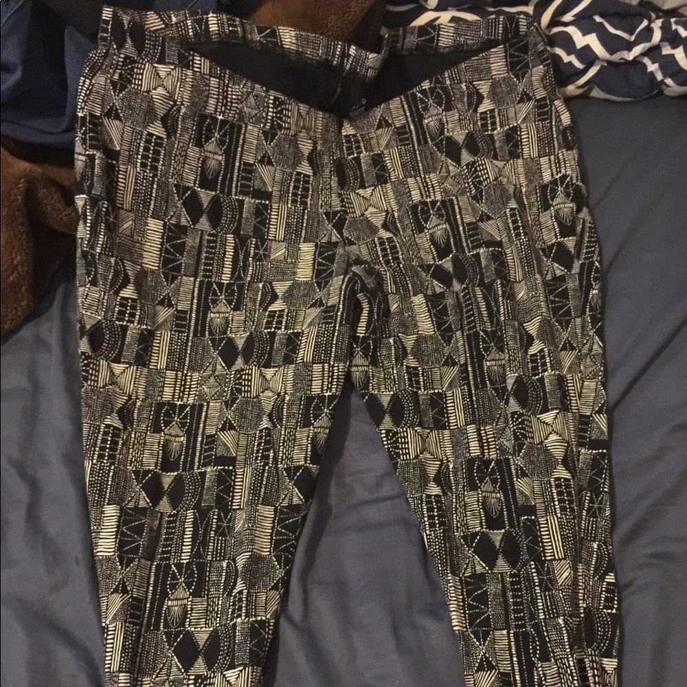 Torrid size 4 tribal print leggings